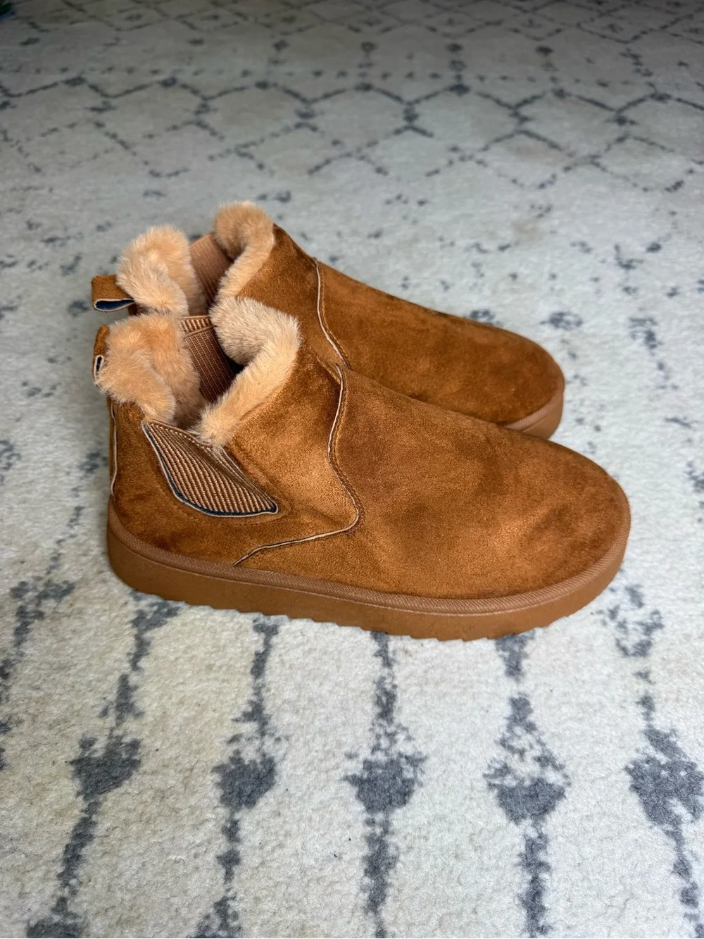 Suede Faux Fur Lined Chelsea Bootie in Chestnut sz 41 NWOT